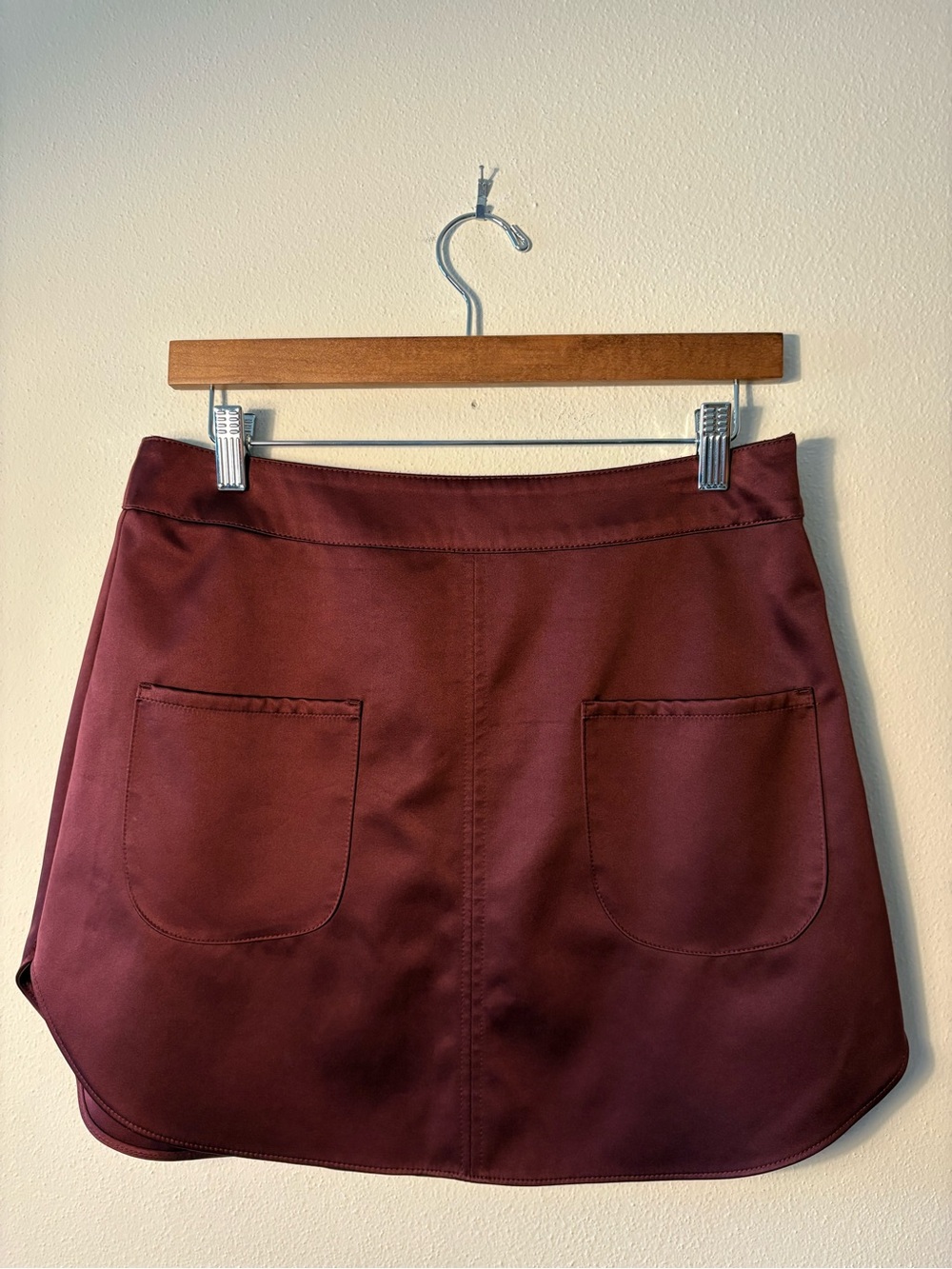 H&M Burgundy Satin Curved Hem High Waisted Mini Skirt - 8
